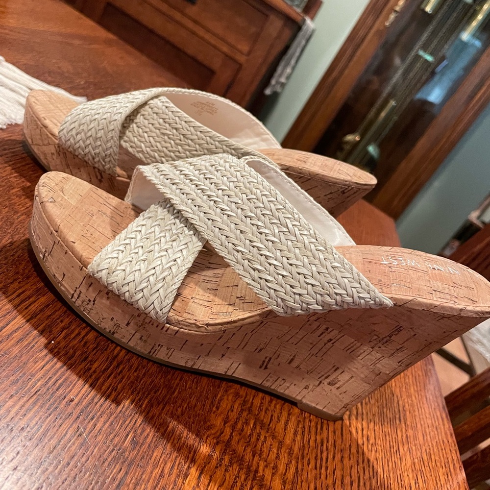 Nine West Cork Wedge Sandal Size 8.5